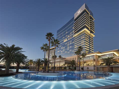  5 star hotels near crown casino